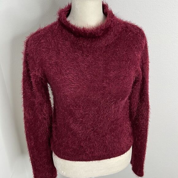 Current Mood crop fuzzy turtleneck sweater.  Super soft.  Size Medium. - Picture 1 of 8